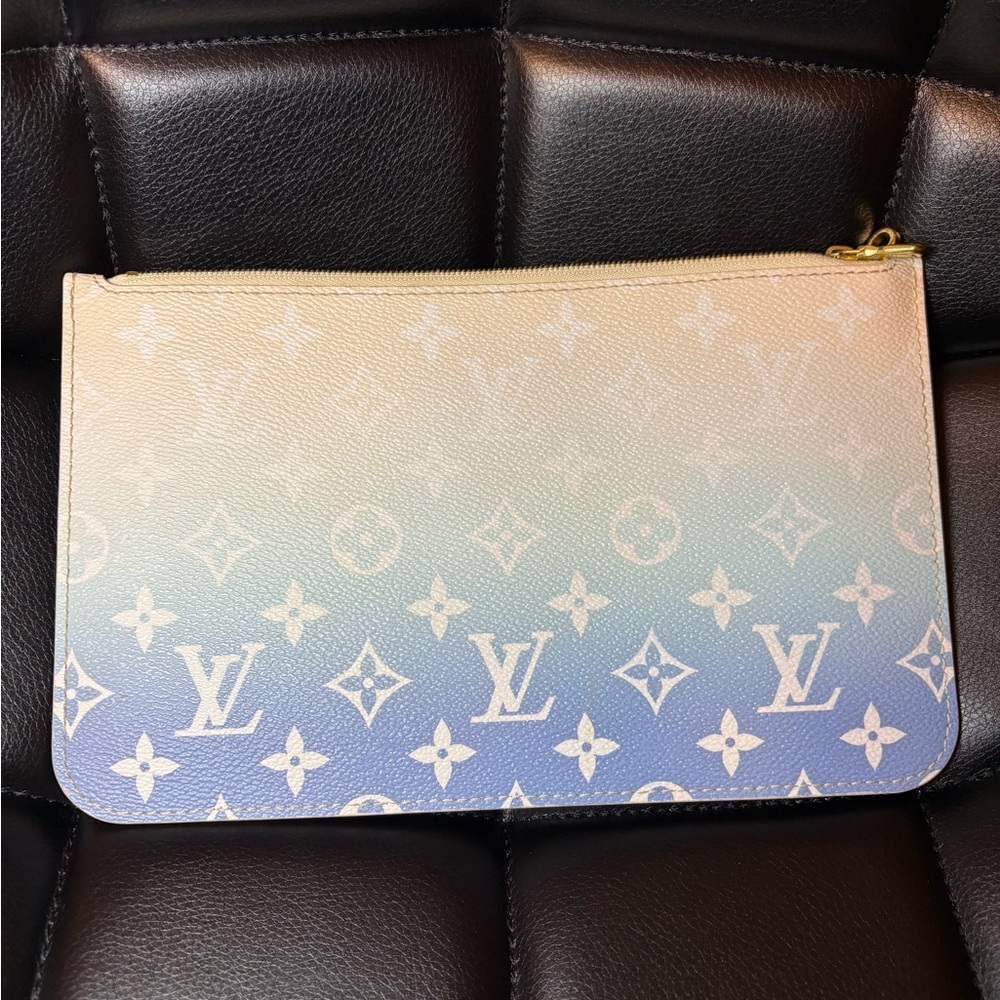 Louis Vuitton Ombre Clutch - Beige and Blue